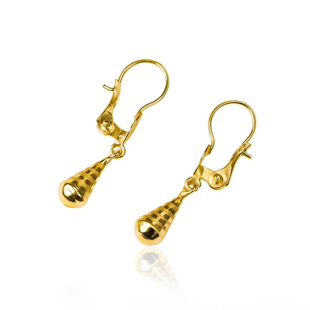 Estos hermosos Aretes Lágrima mini KA están diseñados en Oro 18K y llevan el sello de calidad de Joyería Caracas. Con una garantía para toda la vida, son la perfecta elección para realzar cualquier estilo con elegancia y sofisticación. Una inversión en calidad y estilo que te acompañará siempre.