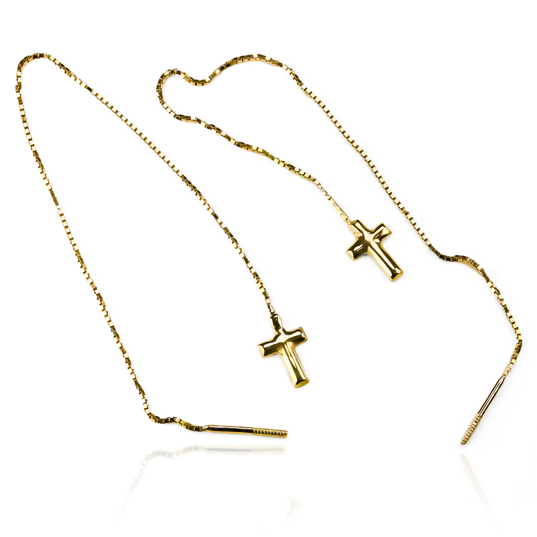 Adorna tus orejas con los elegantes Aretes de Aguja Cruces Veneciana JC en oro 18K, de la prestigiosa Joyería Caracas. Con un toque de exclusividad, estos aretes te aseguran una garantía para toda la vida. Eleva tu estilo y hazlos parte de tus joyas más valiosas.