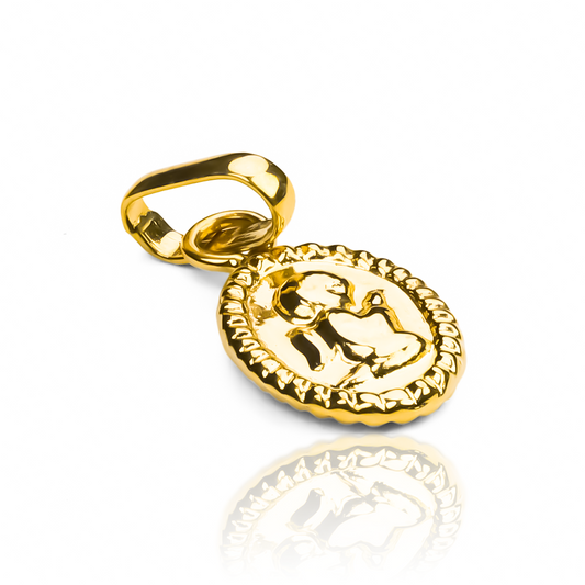 Adorna tu cuello con elegancia y devoción con nuestro dije Angelito rezando de oro 18K. De la exclusiva joyería Caracas, esta pieza de alta calidad viene con garantía para toda la vida. Haz una declaración de estilo y fe con este precioso dije.