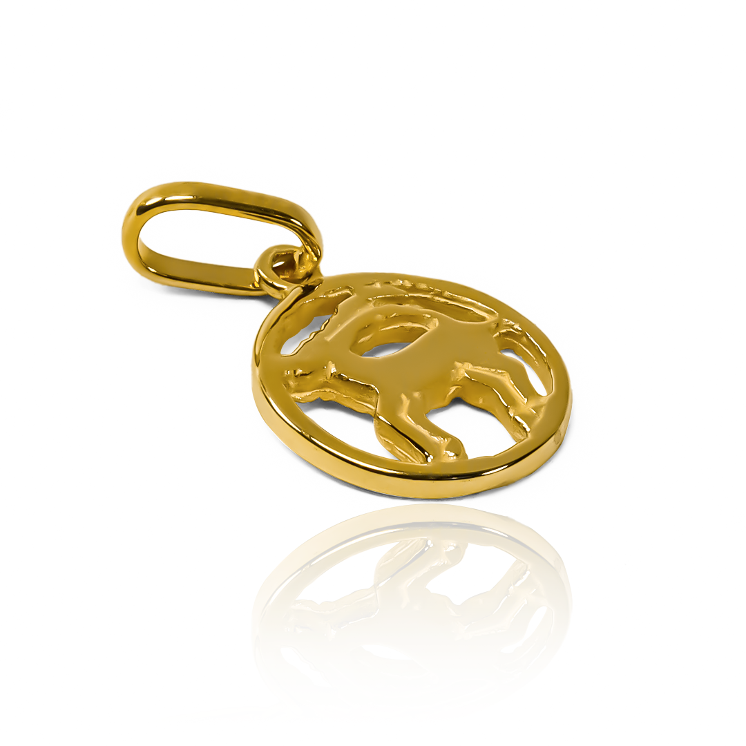 Descubre la elegancia y sofisticación del Dije Aries bañado en oro de 18K de Joyería Caracas. Con garantía de por vida, esta pieza exclusiva será el complemento perfecto para cualquier atuendo. Haz una declaración de estilo con el Dije Aries.