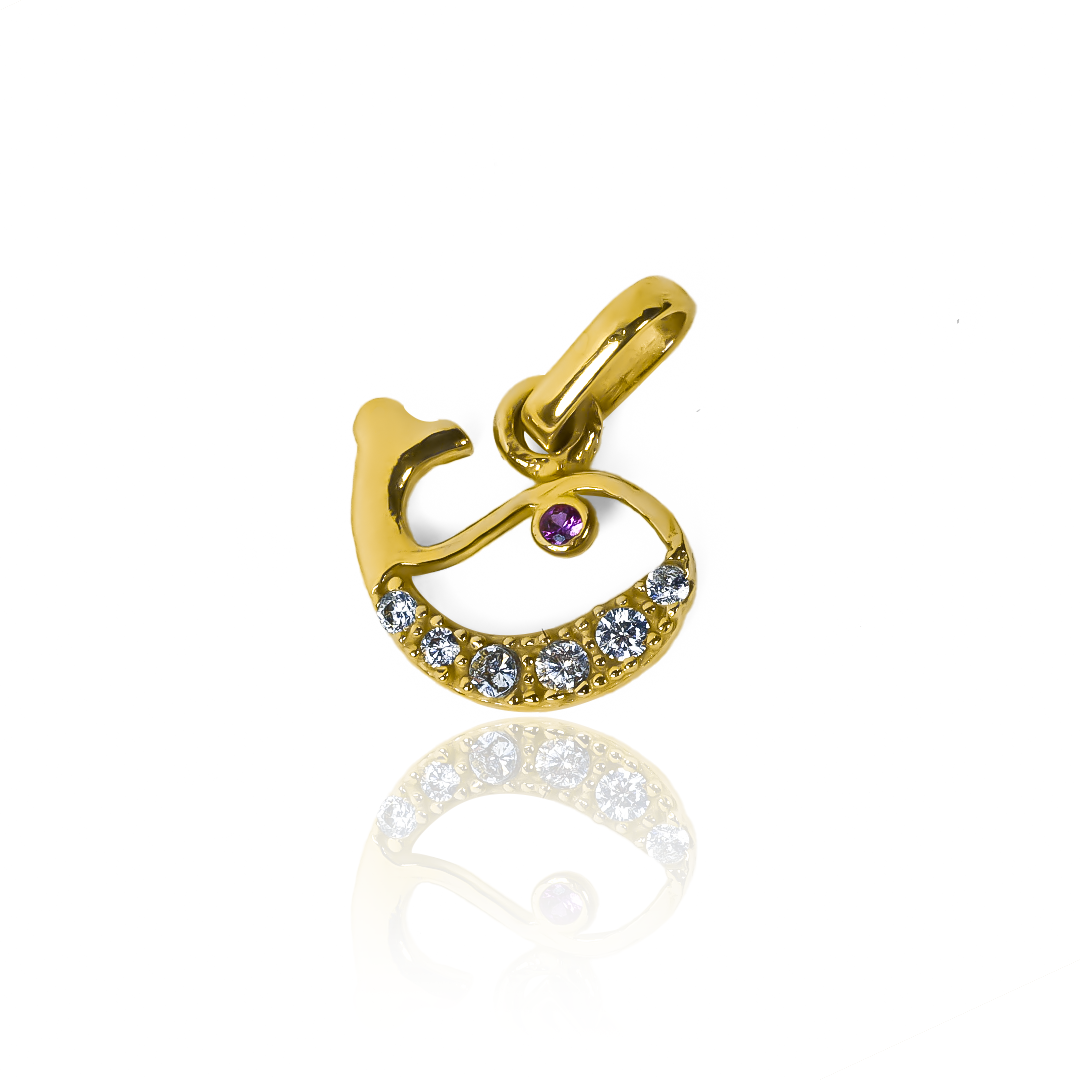 Sumérgete en la elegancia con Dije Ballena pink de Oro 18K de Joyería Caracas. Hecho con los más altos estándares de calidad, este dije es una obra de arte que te acompaña para siempre. Obtén un toque de lujo y estilo exclusivo con nuestra garantía de por vida.