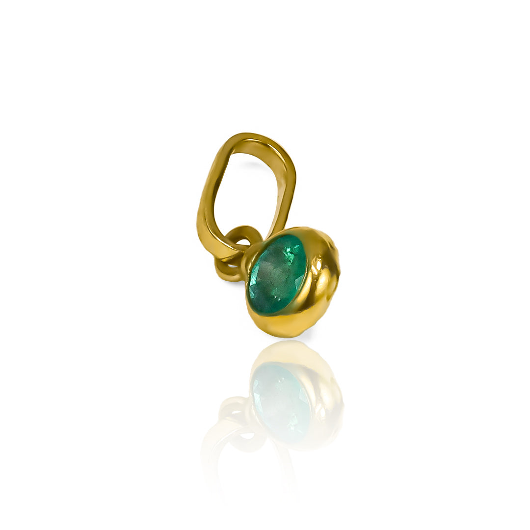 Descubre la elegancia y exclusividad de Bisel rounded, elaborado en oro 18K por Joyería Caracas. Con su diseño sofisticado y garantía para toda la vida, es una joya que se convertirá en un tesoro por generaciones. Disfruta de la belleza y calidad que solo Joyería Caracas puede ofrecer.