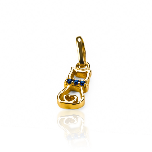 Disfruta de la elegancia y sofisticación con nuestro Dije Cat love cristal blue JT. Este delicado dije de Oro 18K es una joya de Joyería Caracas, que garantiza su calidad y durabilidad de por vida. Lleva contigo un toque de lujo y amor con cada paso.