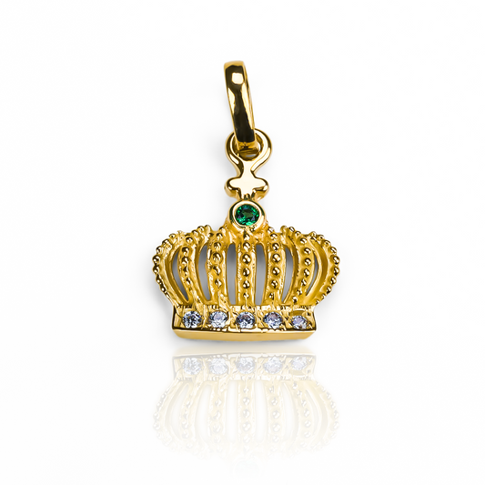 Descubre el lujo y la elegancia con Dije Corona XXL JT. Hecho con Oro 18K y cuidadosamente diseñado por Joyería Caracas, este dije es una pieza exclusiva y sofisticada que te acompañará toda la vida. Disfruta de la garantía de por vida y deleita tus sentidos con su belleza.