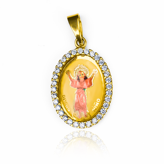 Descubre la elegancia y belleza del Dije Divino niño PINK cristal I. Hecho de oro 18K y cuidadosamente diseñado por Joyería Caracas, este dije es un símbolo de protección y devoción. Con garantía de por vida, es la combinación perfecta de lujo y significado.