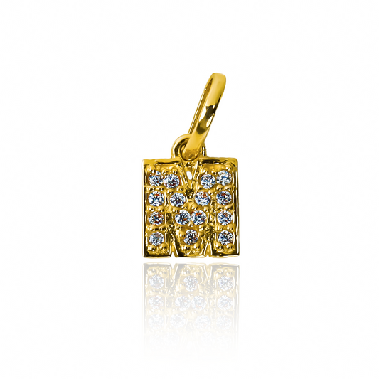 Nuestra Dije Letra M crystal mini JT es una pieza única de joyería fina. Confeccionada en Oro 18K, representa la elegancia y el lujo de la marca Joyería Caracas. Con garantía de por vida, es una inversión exclusiva que durará para siempre.