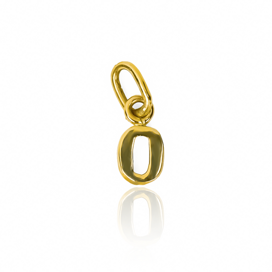 Descubre la elegante simplicidad del Dije Letra O mini JC. Hecho con oro 18K de la prestigiosa Joyería Caracas, esta pieza es un símbolo de lujo y exclusividad. Con garantía para toda la vida, será una joya atemporal en tu colección. Sumérgete en el mundo del arte con esta sofisticada pieza.