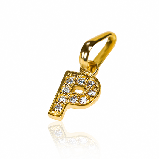 Dije Letra P crystal mini JT es una joya exclusiva de oro 18K, con cristales brillantes y un diseño elegante de Joyería Caracas. Con garantía para toda la vida.