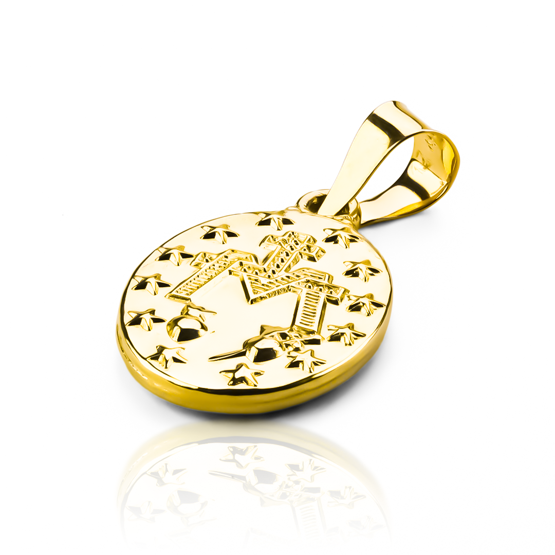 La pieza de joyería Dije Milagrosa facetada XL I en Oro 18K de la prestigiosa marca Joyería Caracas es sinónimo de elegancia y exclusividad. Con su garantía de por vida, esta hermosa pieza se convierte en un tesoro que podrás disfrutar por siempre. Un verdadero milagro que te acompañará en tu día a día.