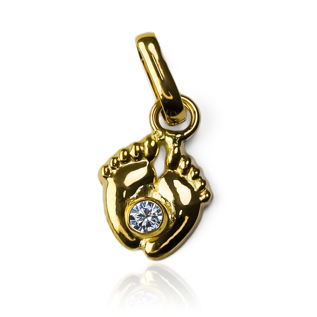 Un símbolo de elegancia y belleza, el Dije Pies descalzos cristal es una joya de Oro 18K diseñada por la prestigiosa Joyería Caracas. Con su brillante cristal y la garantía de por vida, refleja la perfección y el lujo en su máxima expresión. Disfruta de un accesorio único y atemporal.