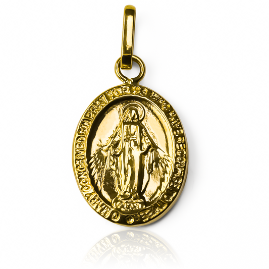 La pieza más preciosa de Joyería Caracas, el Dije Virgen milagrosa XL JT, es un verdadero tesoro en oro 18K. Con la promesa de garantía para toda la vida, será una adición elegante y perdurable a tu colección. Confía en su poder para traerte fortuna y protección divina.