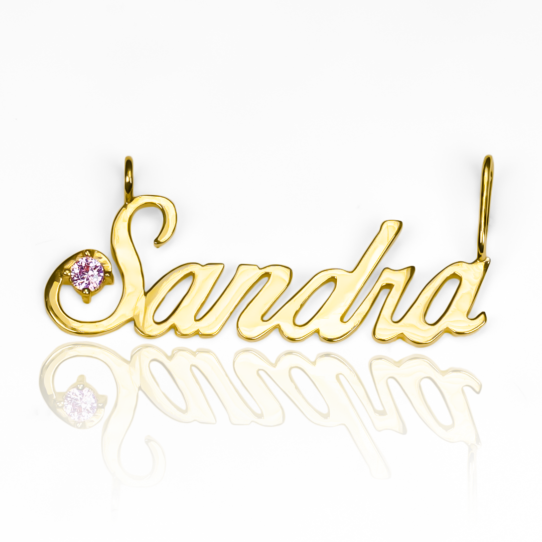 Descubre la elegancia y exclusividad con nuestro Dije de Nombre personalizado "Sandra". Hecho con oro de 18K y cuidadosamente diseñado por Joyería Caracas. Con garantía de por vida, este dije es una inversión en estilo y calidad que te acompañará siempre. ¡Hazlo tuyo hoy mismo!