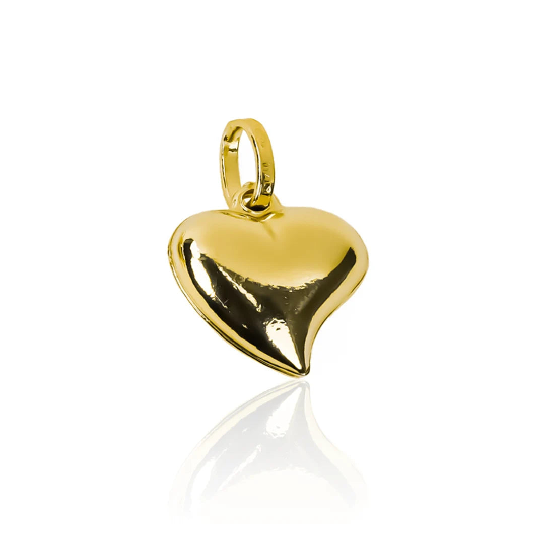 Dije de corazón de oro 18k de Joyería Caracas, una expresión sublime de amor y estilo. Cuenta con garantía de por vida.