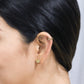 Luce elegante con esta joya de oro de 18K. El Earcuff stick de Joyería Caracas te asegura un toque de lujo en cualquier ocasión. Con garantía para toda la vida, es una inversión en estilo y calidad.