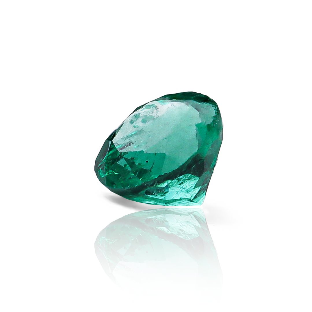 Descubra la belleza eterna de la piedra preciosa que adorna nuestra Esmeralda 028 de Joyería Caracas. Con una garantía para toda la vida, esta pieza es una adición atemporal a su colección. Disfrute de la elegancia exclusiva y la excelencia artesanal de esta joya imprescindible.