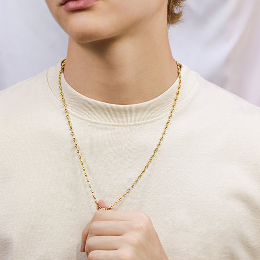 Cuello de hombre con cadena calabrote en oro amarillo de 18 quilates, hecho en Joyería Caracas. 