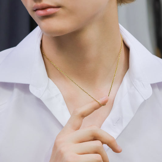 Cuello de hombre con cadena en tejido Rolón flattened de 50 cm en oro amarillo de 18 quilates, hecho en Joyería Caracas. 