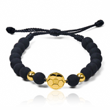 Descubre la elegancia y el lujo de nuestra Pulsera Balón #10 y Esferas #6mm, confeccionada en Oro 18K por la reconocida Joyería Caracas. Con su estilo sofisticado y exclusivo, esta pulsera es el complemento perfecto para cualquier ocasión. Además, cuenta con garantía de por vida para una pieza que perdurará en el tiempo.