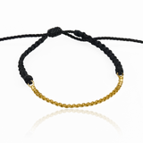 Descubre la elegancia de la Pulsera Bismarck - Tejida en Oro 18K, una joya exclusiva de Joyería Caracas. Hecha a mano con un tejido único, esta pulsera es garantía para toda la vida y refleja un estilo sofisticado y distinguido. Haz una declaración de lujo con esta pieza que nunca pasará de moda.