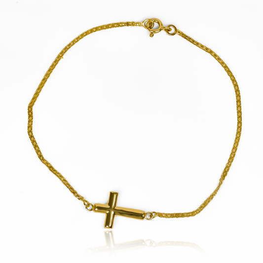 Descubre la elegante Pulsera Bismarck XL con la icónica cruz y diseño bombacha. Hecha de Oro 18K por la prestigiosa Joyería Caracas, esta pulsera es una verdadera obra de arte. Con garantía para toda la vida, es un accesorio exclusivo que realzará cualquier atuendo.