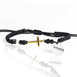 Descubre la elegancia y exclusividad de nuestra Pulsera Cruz tubo L. Hecha de Oro 18K con el sello de calidad de Joyería Caracas. Con garantía para toda la vida, esta pulsera es el accesorio perfecto para añadir un toque de sofisticación a cualquier atuendo.