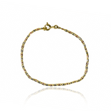 Disfruta de la elegancia y el lujo con nuestra Pulsera Escalera 3 oros de oro 18K, creada por Joyería Caracas. Con una garantía para toda la vida, esta pulsera es una inversión en estilo y calidad. Eleva tu look con este accesorio exclusivo que nunca pasará de moda.