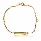 Descubre la elegancia de la Pulsera Escalera 3 oros Corazón S. Hecha de Oro 18K y diseñada por Joyería Caracas, esta pulsera es una verdadera obra de arte. Con su garantía de por vida, podrás disfrutar de su belleza exclusiva para siempre.