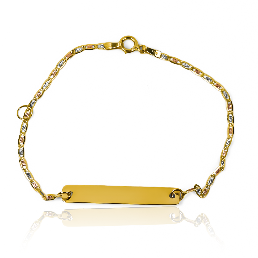 Llévate la exclusiva Pulsera Escalera 3 oros de Joyería Caracas, hecha de oro 18K y con un estilo plane que hará resaltar tu elegancia. ¡Con garantía para toda la vida, este accesorio de lujo es una inversión que no puedes dejar pasar!