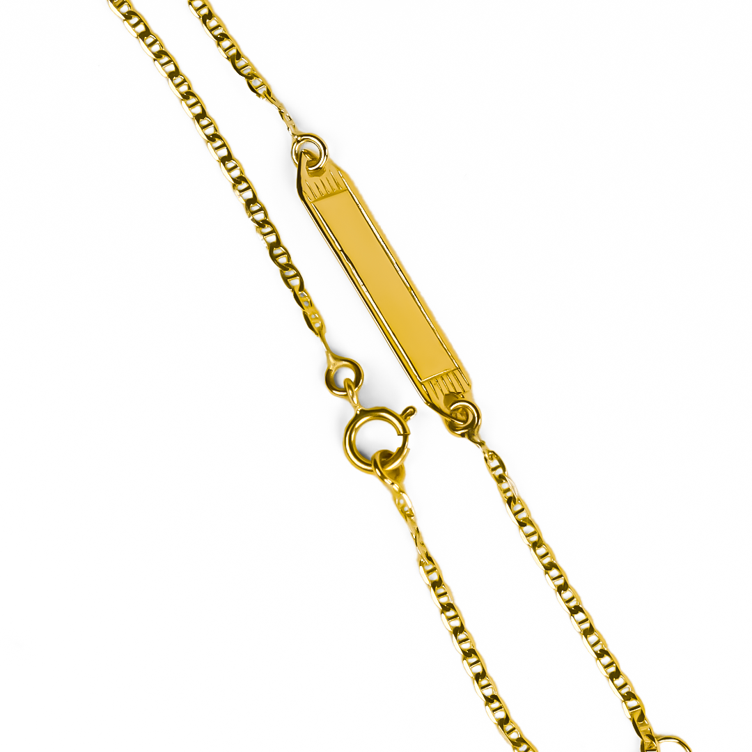 Resalte su estilo con la Pulsera Escalera - Square de oro 18K, una obra de arte de Joyería Caracas. Con una garantía de por vida, esta pulsera es una inversión que durará para siempre.