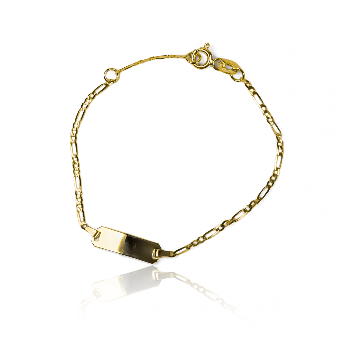 Eleva tu estilo con la elegante Pulsera Esclava plana cubana 3x1 I de Joyería Caracas. Fabricada en Oro 18K y con garantía de por vida, esta pulsera es un verdadero tesoro. Haz una declaración de lujo y sofisticación con este accesorio exclusivo.