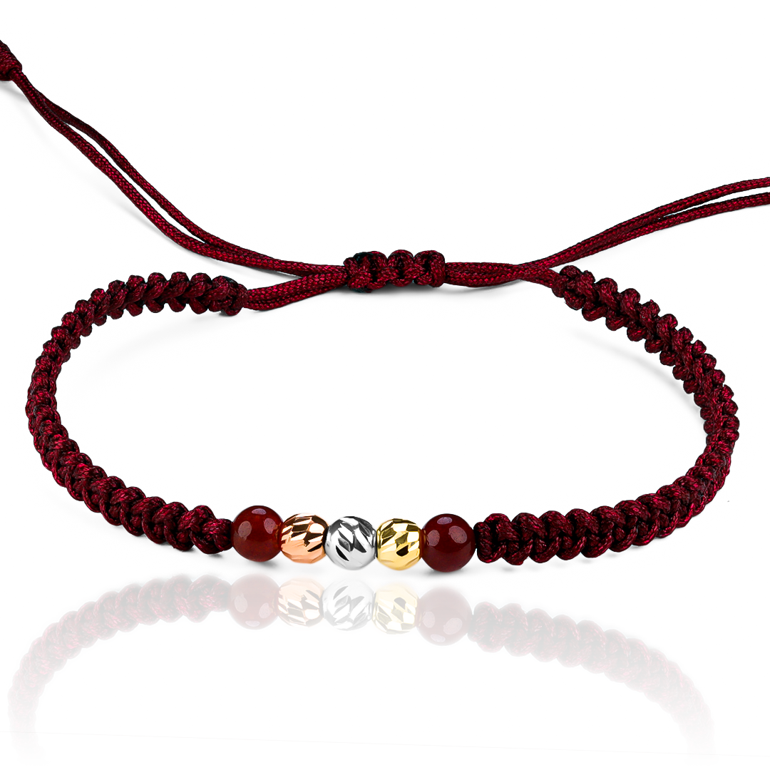 Descubre la elegante Pulsera Esfera facetada #4 x 3 oros, confeccionada con Oro 18K de la prestigiosa Joyería Caracas. Un accesorio exclusivo y sofisticado que te asegura una garantía para toda la vida. Añade un toque de lujo a tu estilo con esta pulsera única.