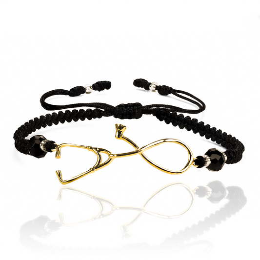 La Pulsera Estetoscopio de Joyería Caracas es una pieza de lujo hecha de oro 18K. Con su diseño exclusivo y elegante, es una declaración de estilo y sofisticación. Además, cuenta con una garantía de por vida, asegurando su calidad y durabilidad.