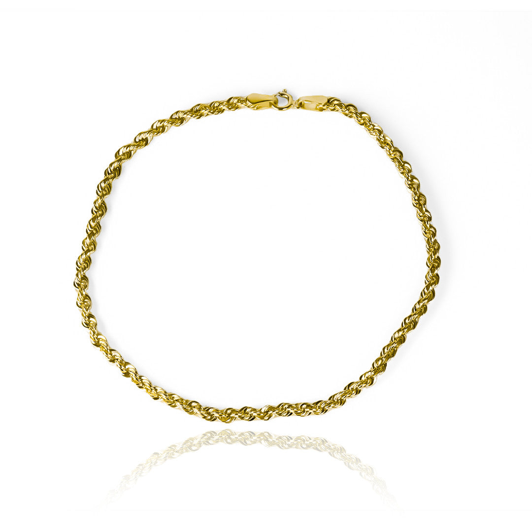 Descubra la elegancia y el lujo con nuestra Pulsera Lazo M en Oro 18K de Joyería Caracas. Hecha con los mejores materiales y un diseño exclusivo, esta pulsera es una verdadera obra de arte que nunca pasará de moda. Con Garantía para toda la vida, es una pieza que nunca querrá dejar de usar.