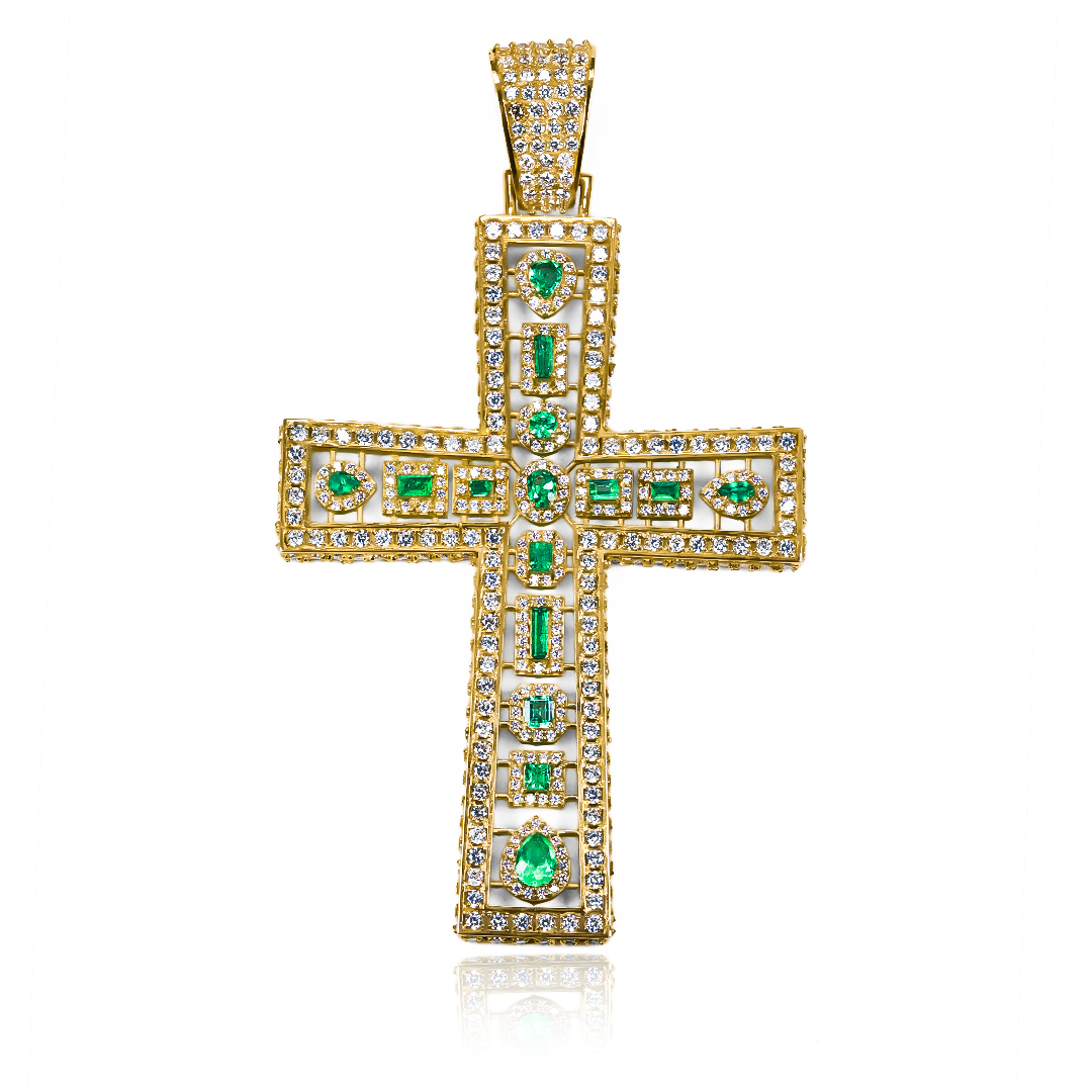 Descubra la belleza y la trascendencia de la cruz sagrada de ESMERALDAS. Hecho con oro de 18K por Joyería Caracas, esta pieza es una verdadera obra de arte que perdurará en tiempo y significado. Con garantía para toda la vida, simboliza la eternidad y la fe inamovible.