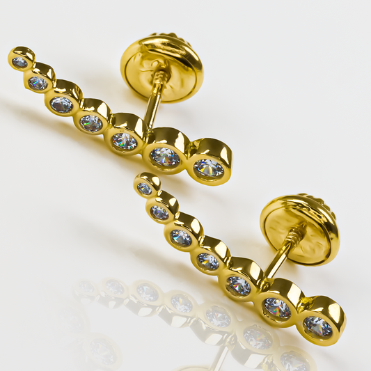 Descubre la elegancia y el lujo con nuestros Topitos Caterpillar cristal en oro de 18K de Joyería Caracas. Cada pieza es garantizada para toda la vida, asegurando su belleza eterna. Una adición atemporal a tu colección de joyas de alta calidad.