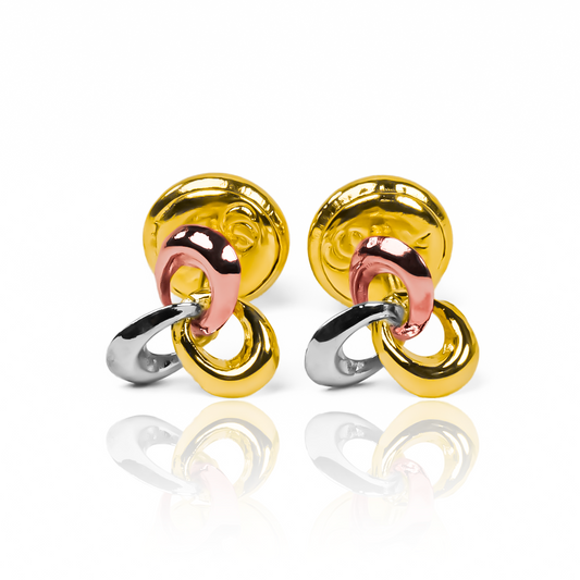 ¡Agrega un toque de lujo a tu atuendo con los Topitos Espiral x 3 oros de Oro 18K de Joyería Caracas! Cada pieza viene con una garantía de por vida, asegurando que sea una inversión duradera. Completa tu look con la elegancia y calidad excepcional de estos topitos.