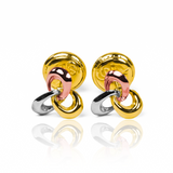 ¡Agrega un toque de lujo a tu atuendo con los Topitos Espiral x 3 oros de Oro 18K de Joyería Caracas! Cada pieza viene con una garantía de por vida, asegurando que sea una inversión duradera. Completa tu look con la elegancia y calidad excepcional de estos topitos.