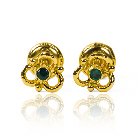 ¡Renueva tu estilo con Topitos Flor calada 3 petalos green! Esta joya de Oro 18K de la prestigiosa Joyería Caracas es una pieza única y exclusiva, que aportará un toque de elegancia y sofisticación a cualquier atuendo. Además, cuenta con una garantía de por vida, asegurando tu inversión en belleza y calidad.