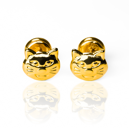 Disfruta de la elegancia y sofisticación de los Topitos Gatitos M en oro 18K de Joyería Caracas. Con garantía de por vida, estos exclusivos accesorios son una joya eterna que demuestra tu buen gusto. Agrega un toque de clase y distinción a tu estilo con estos Topitos Gatitos M.