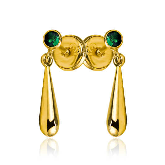 Adorna tus dedos con nuestros Topitos Lágrima Cristal Green, elaborados con Oro 18K y fabricados por Joyería Caracas. Garantizados para toda la vida, este accesorio exclusivo complementa cualquier atuendo con su elegancia y sofisticación.