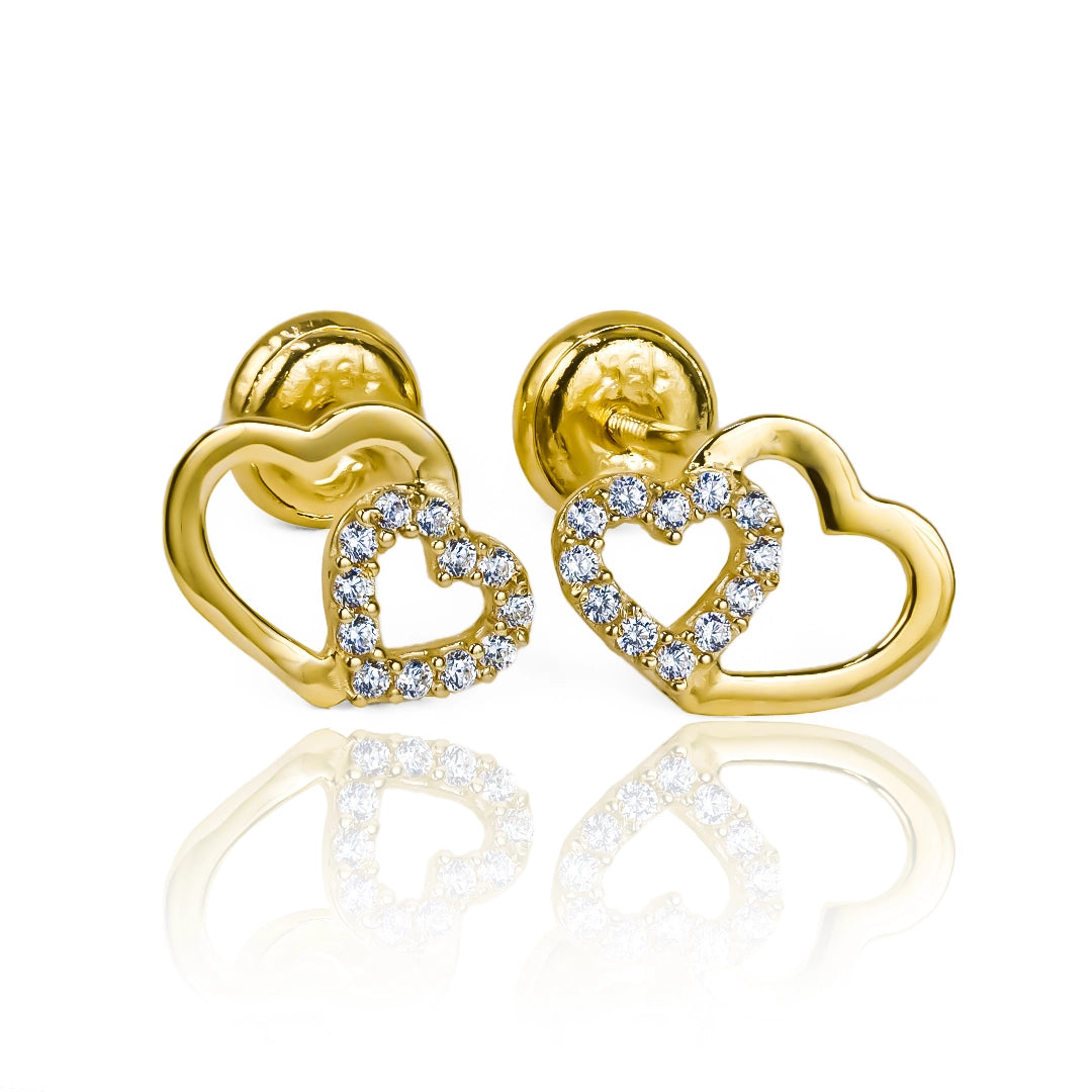 Luce elegante y exclusiva con los Topitos double hearts crystals. Hechos con oro de 18K y con la garantía de toda la vida de Joyería Caracas. Añade un toque sofisticado y duradero a tu estilo.