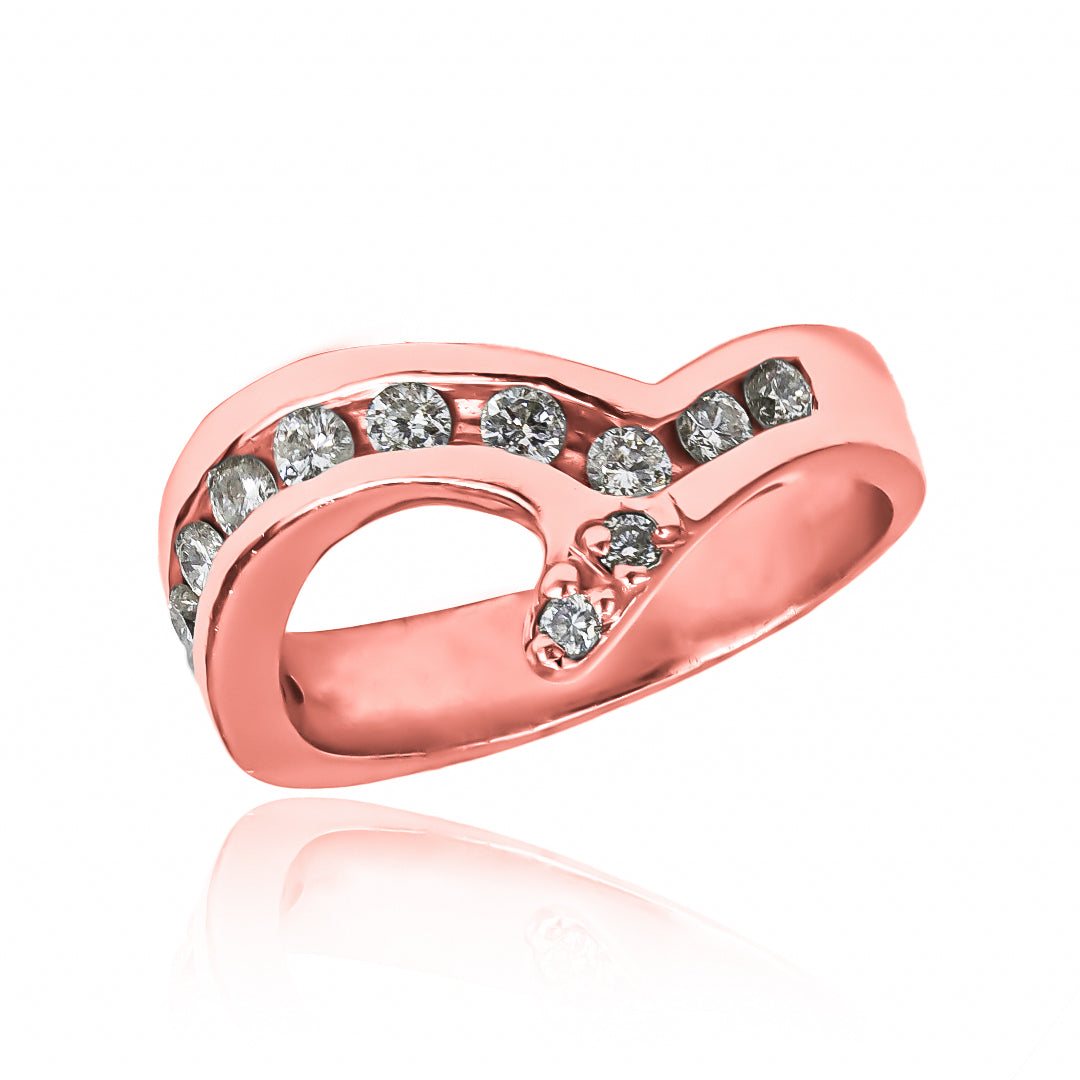  Anillo Diamonds eternal. Hecho con oro de 18 quilates, este hermoso diseño de Joyería Caracas cuenta con un certificado de calidad y garantía de por vida. 