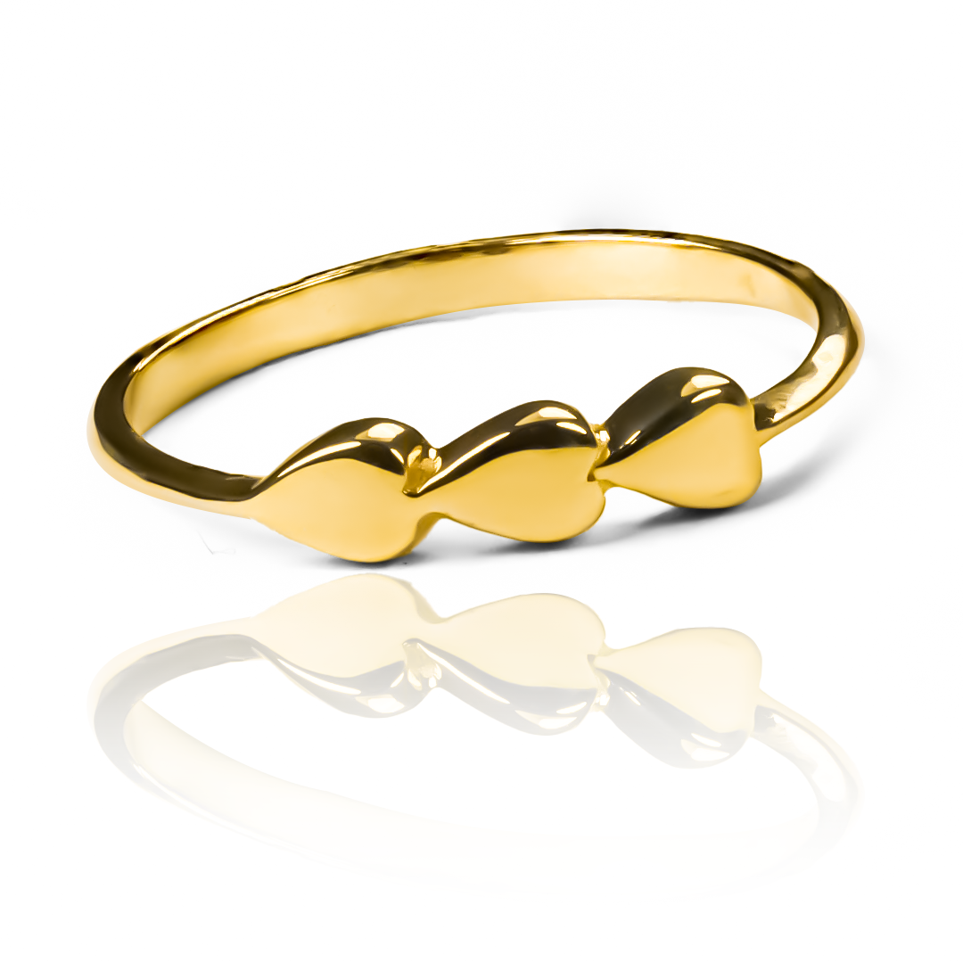  anillo de la línea "Amor por tres" de Joyería Caracas está elaborado en oro 18k, lo que garantiza su calidad y durabilidad por toda la vida. 