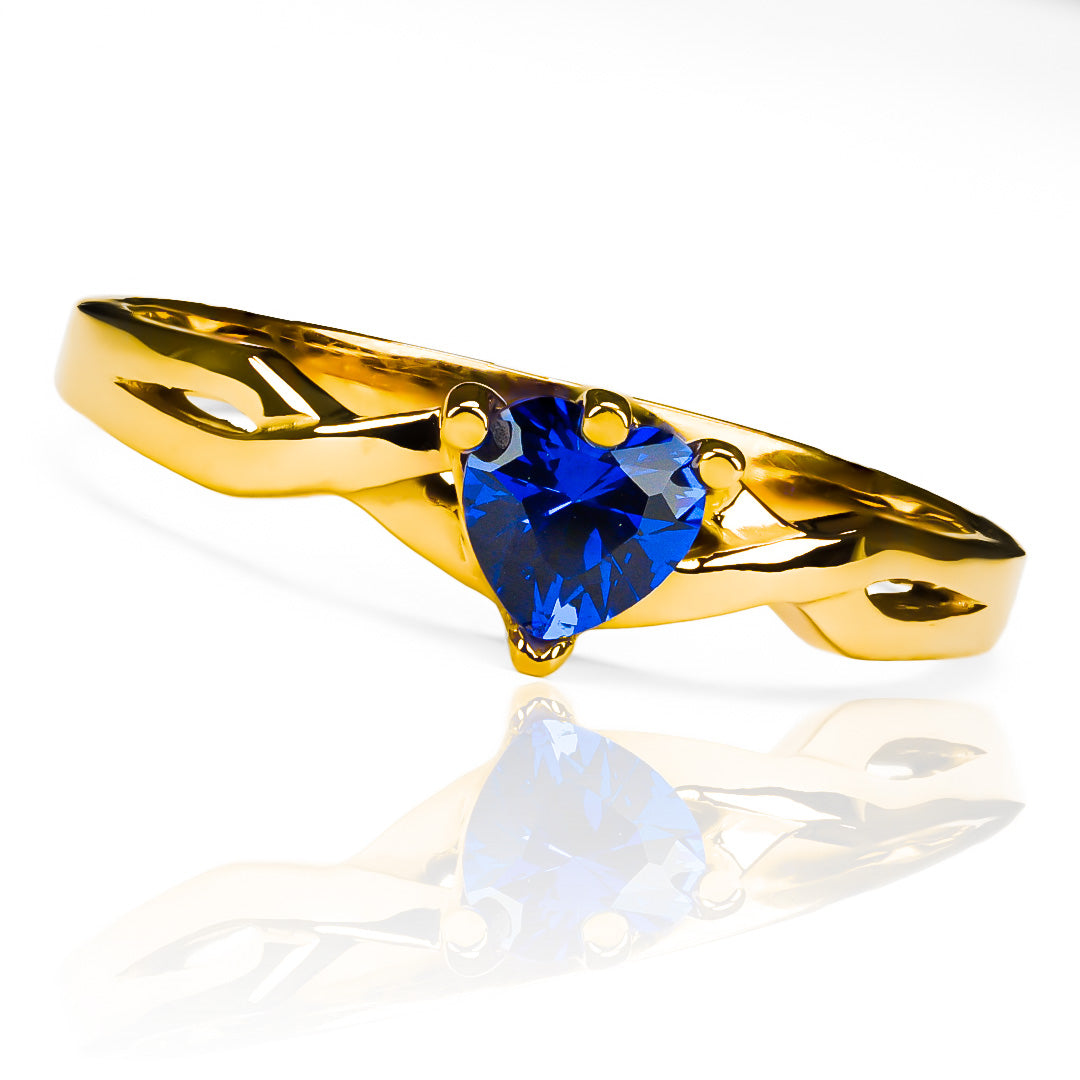 anillo de compromiso blue heart es una joya de alta calidad de nuestra exclusiva línea de joyería Caracas. Hecho de oro de 18 quilates y con certificado de calidad y garantía de por vida