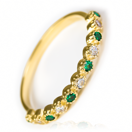 Anillo Caterpillar Cristal Ring JC Green de joyería Caracas. Fabricado en Oro 18k, este anillo presenta un cristal verde que simboliza la vida y la prosperidad. Con garantía de por vida