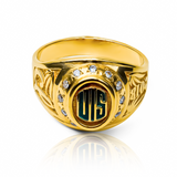 El anillo cristal emblema UIS es una pieza de joyería de lujo de oro 18K exclusiva de Joyería Caracas. Con un elegante y refinado diseño, este anillo cuenta con un cristal emblemático de la Universidad Industrial de Santander. Con garantía de por vida, este anillo es una declaración de estilo y sofisticación.