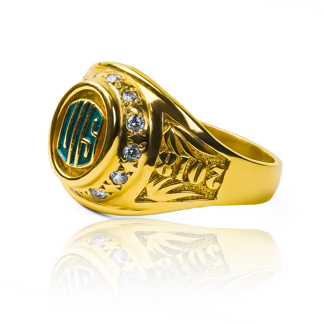 El anillo cristal emblema UIS es una pieza de joyería de lujo de oro 18K exclusiva de Joyería Caracas. Con un elegante y refinado diseño, este anillo cuenta con un cristal emblemático de la Universidad Industrial de Santander. Con garantía de por vida, este anillo es una declaración de estilo y sofisticación.