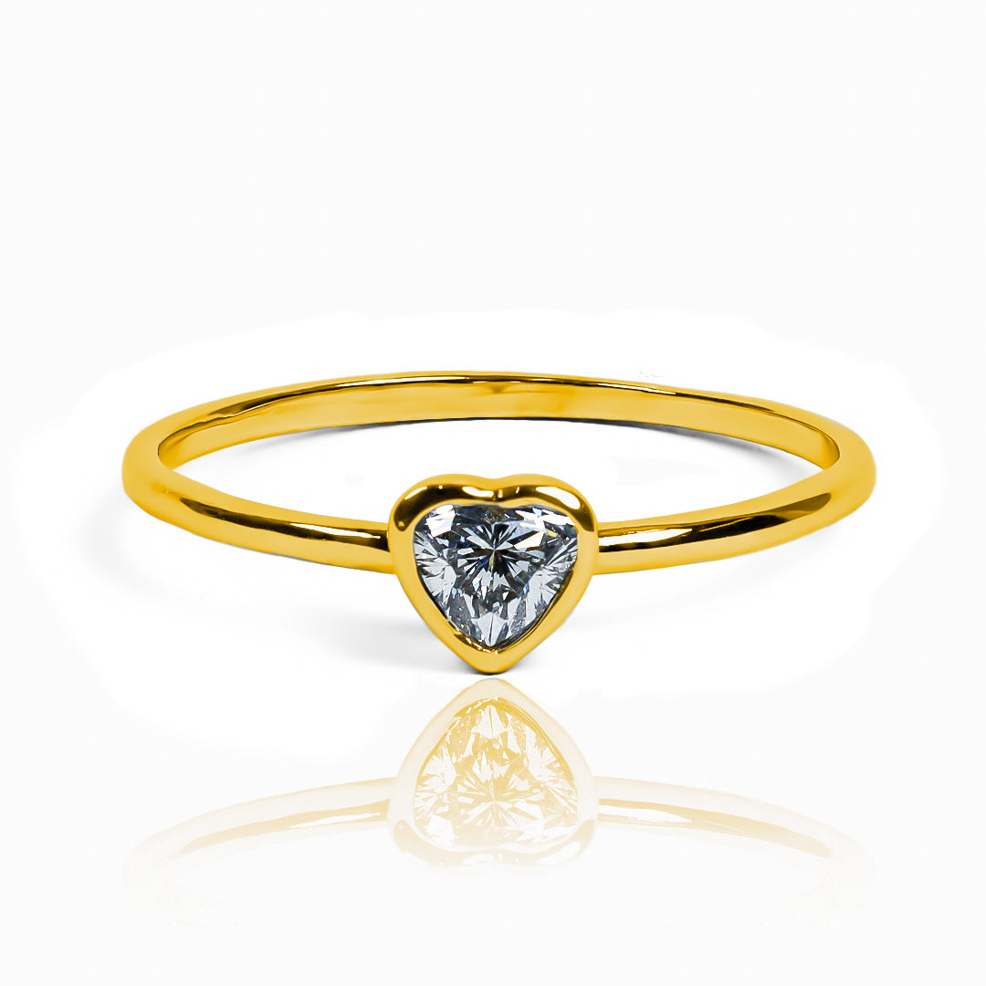 anillo de compromiso Diamond Heart. Fabricado en joyería caracas con oro de 18 quilates y certificado de calidad garantizado para una vida de elegancia y sofisticación.