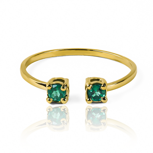  nuestro anillo emerald duo. Hecho con joyeria caracas de oro 18k, este anillo es una verdadera joya para toda la vida con garantía garantizada. 