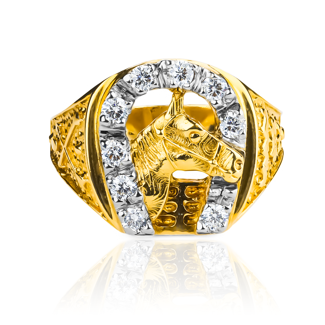 Este anillo horseshoe de Joyería Caracas está diseñado en oro 18k, asegurando una calidad y elegancia duradera. Con un diseño clásico en forma de herradura, este anillo es una opción perfecta para aquellos que buscan un toque de suerte en su estilo. Además, cuenta con una garantía de por vida para asegurar tu satisfacción.